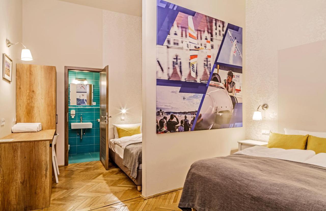 The Cream Bed & Breakfast บูดาเปสต์ ภายนอก รูปภาพ